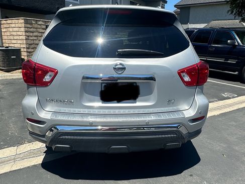 Used 2017 Nissan Pathfinder SV FWD image 6
