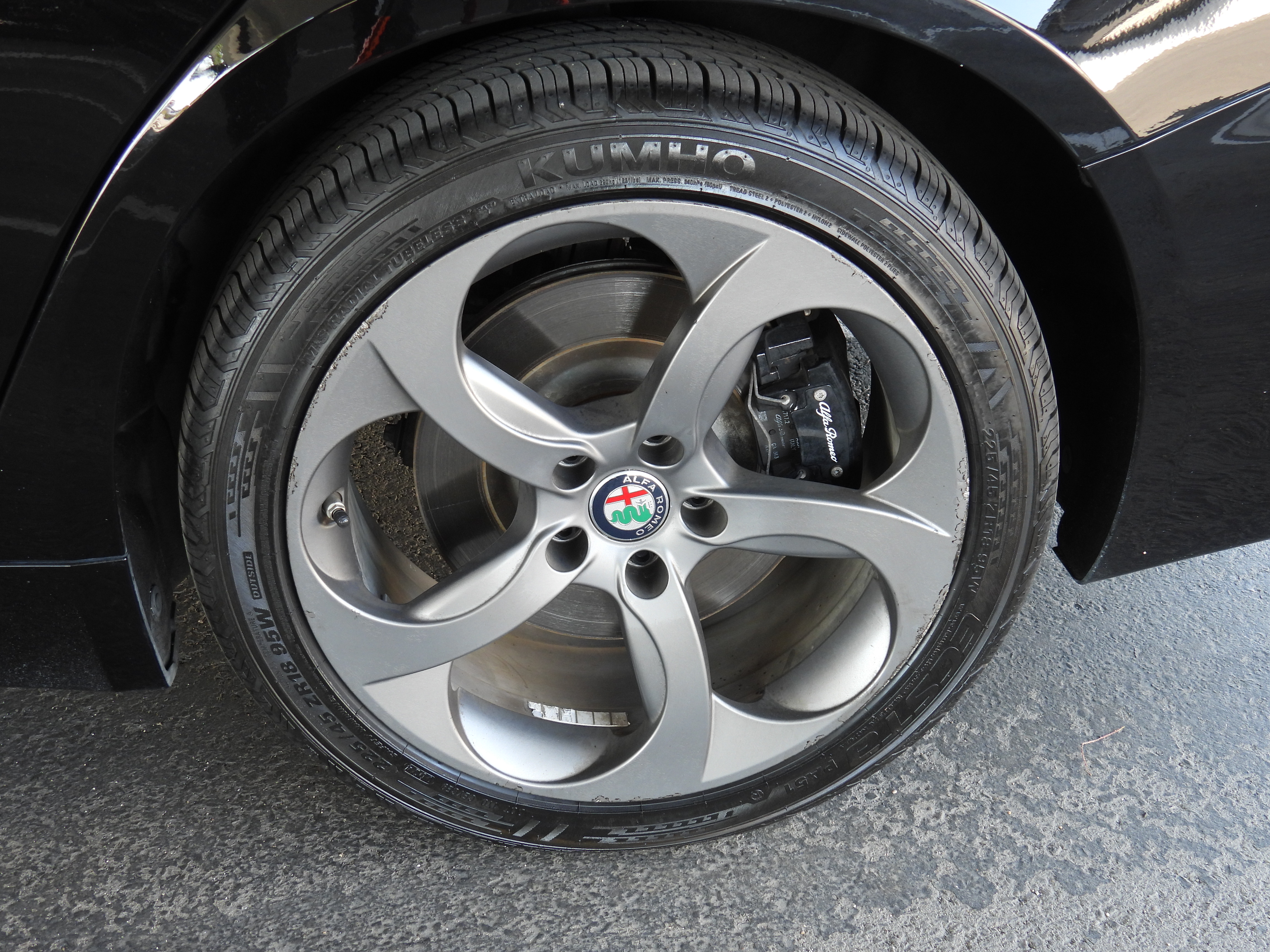 Used 2017 Alfa Romeo Giulia AWD w/ Sport Appearance Package image 12