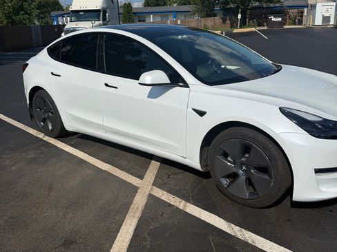 Used 2022 Tesla Model 3 Long Range AWD/4WD image 2