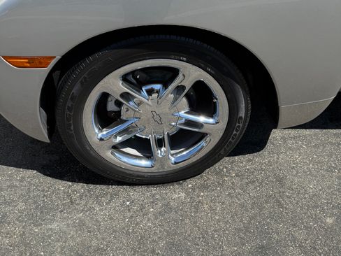 Used 2004 Chevrolet SSR w/ Preferred Equipment Group image 17