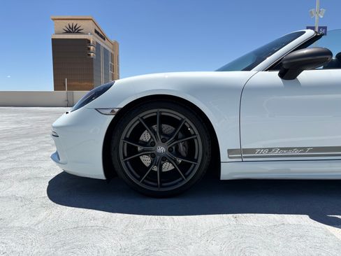 Used 2021 Porsche 718 Boxster RWD image 6