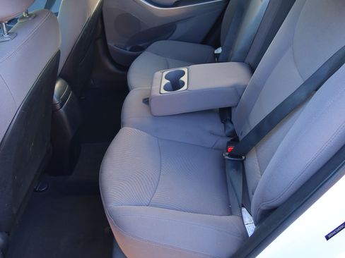 Used 2016 Hyundai Elantra SE FWD image 11