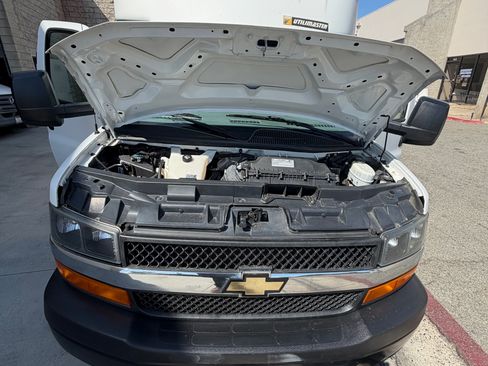 Used 2021 Chevrolet Express 3500 w/ Power Convenience Package RWD image 22