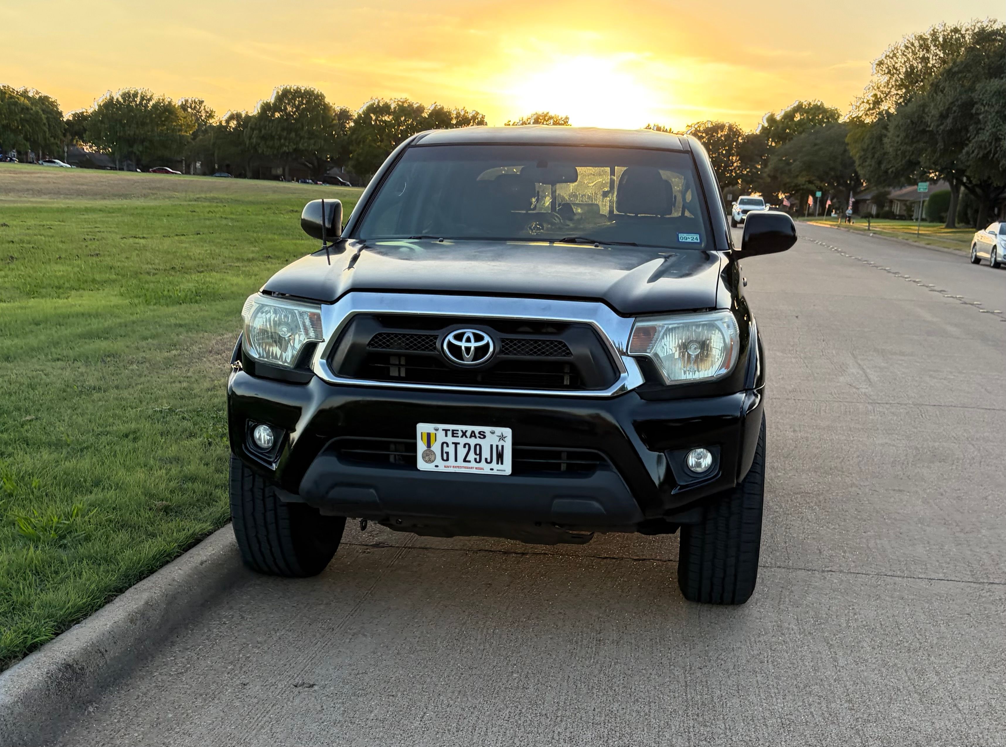 Used 2013 Toyota Tacoma PreRunner w/ SR5 Pkg RWD image 2