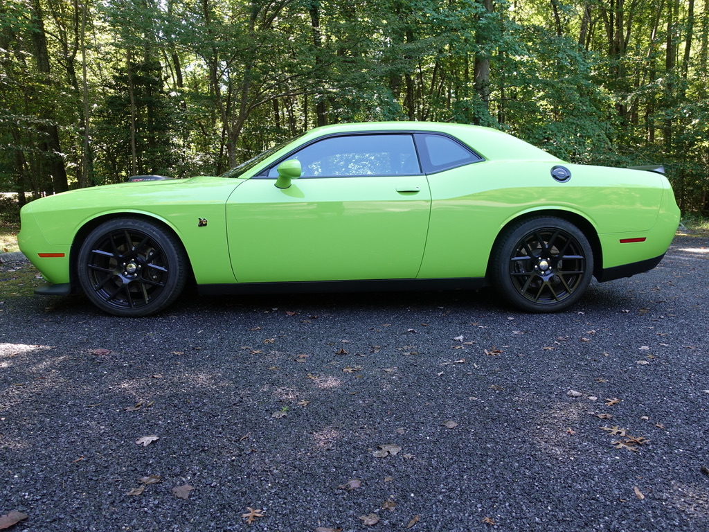 Used 2015 Dodge Challenger R/T Scat Pack RWD image 4