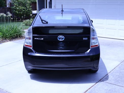 Used 2011 Toyota Prius Two FWD image 2