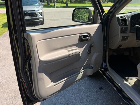 Used 2006 Chevrolet Colorado LS w/ Street Pack RWD image 8