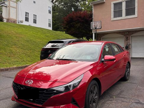 Used 2023 Hyundai Elantra SEL w/ Cargo Package image 2