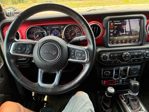 Used 2020 Jeep Gladiator Rubicon AWD/4WD image 18