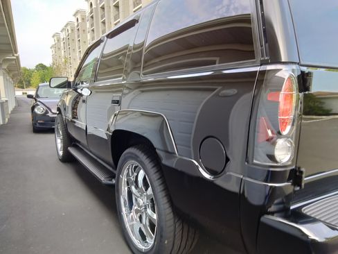 Used 2000 Cadillac Escalade 4WD image 5