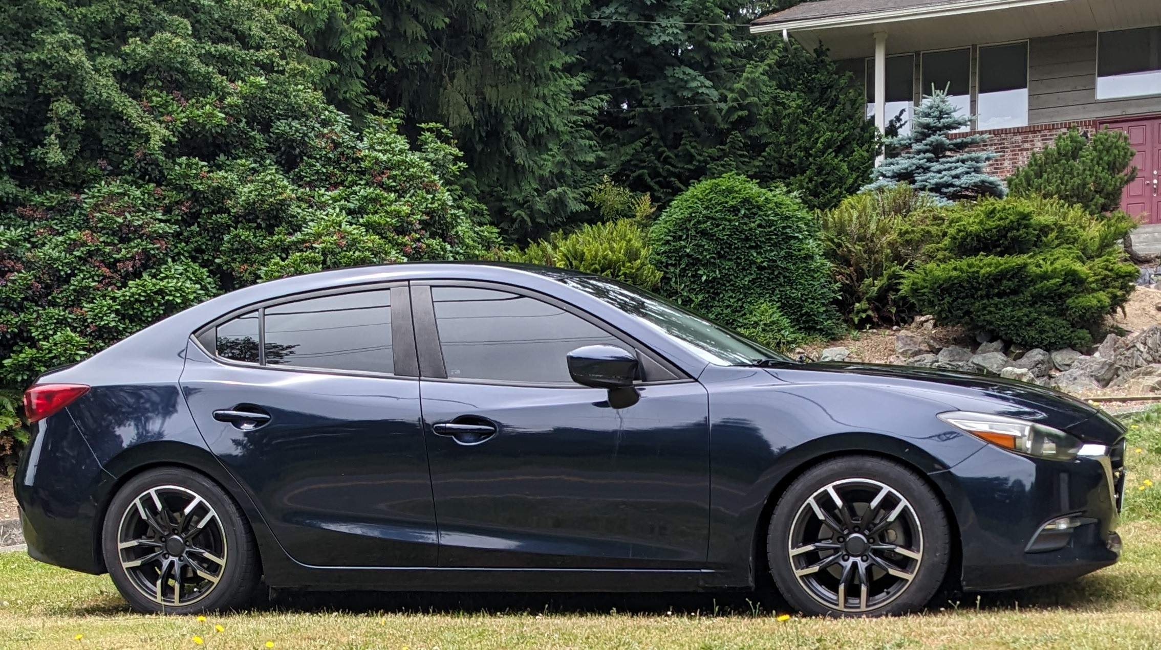 Used 2017 MAZDA MAZDA3 Sport FWD image 5