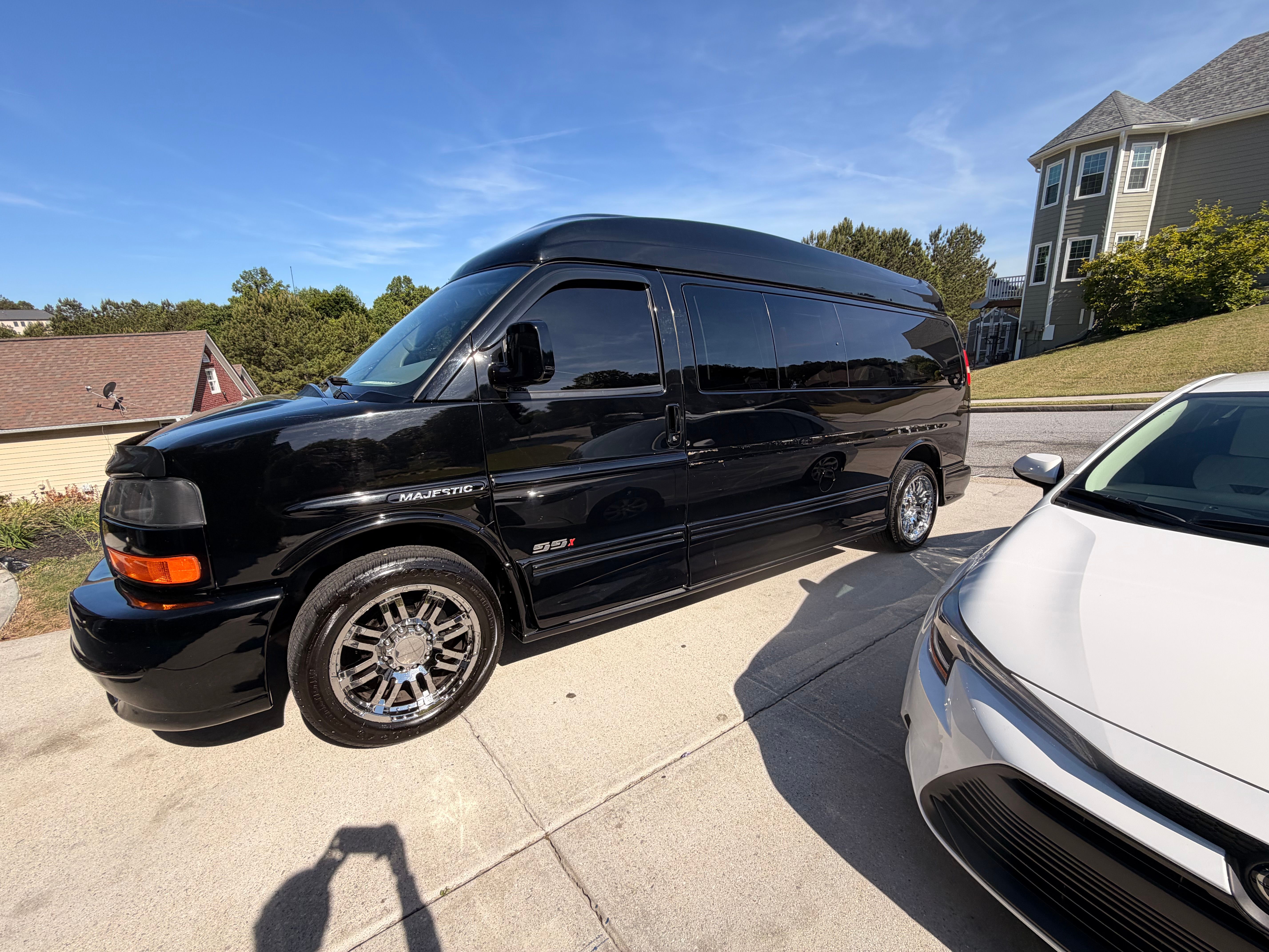Used 2015 GMC Savana 2500 Extended RWD image 2