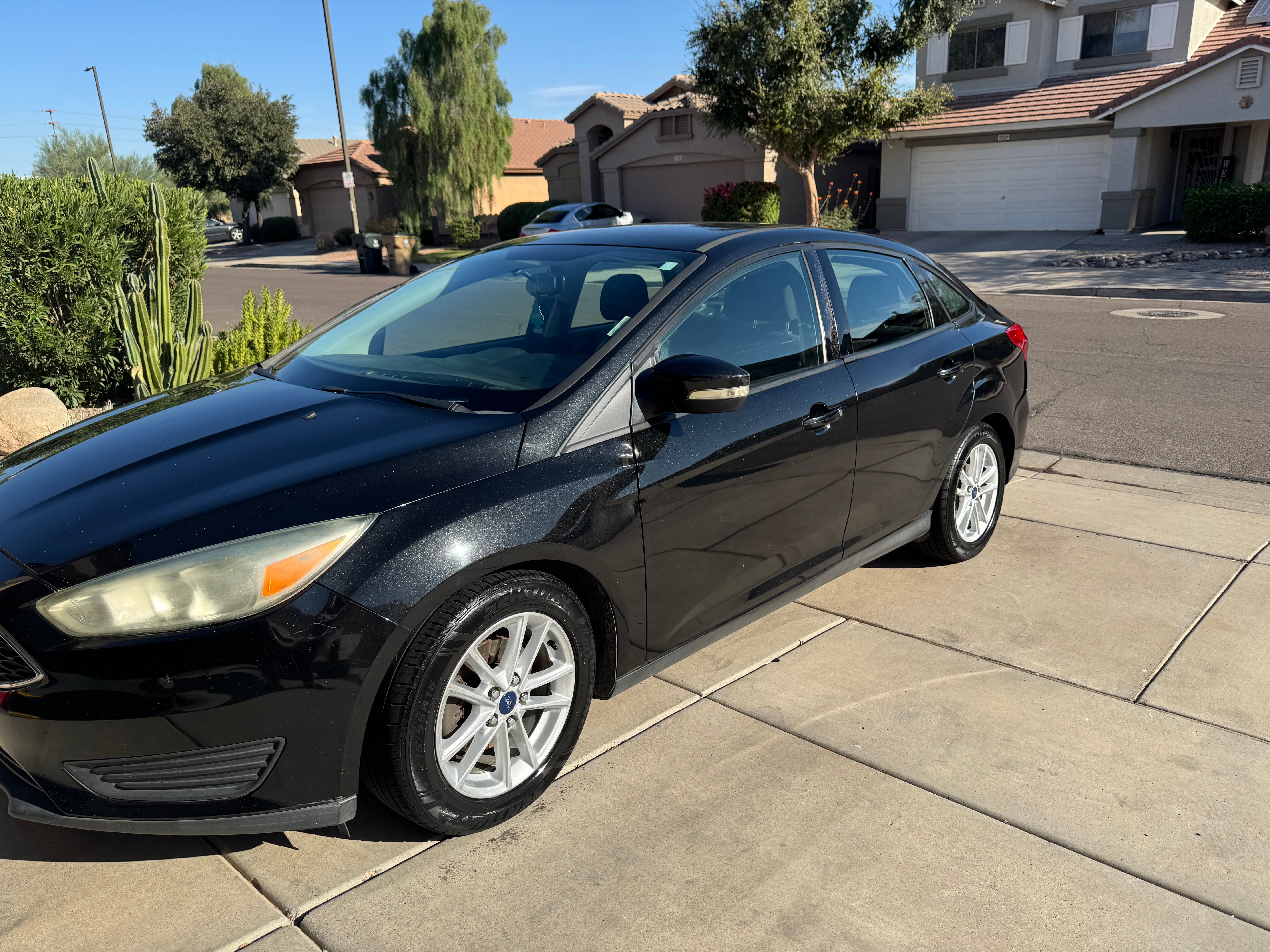 Used 2015 Ford Focus SE FWD image 2
