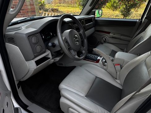 Used 2007 Jeep Commander Limited w/ Trailer Tow Group IV image 8