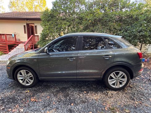 Used 2018 Audi Q3 2.0T Premium w/ Convenience Package AWD/4WD image 5