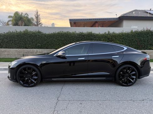 Used 2013 Tesla Model S image 1