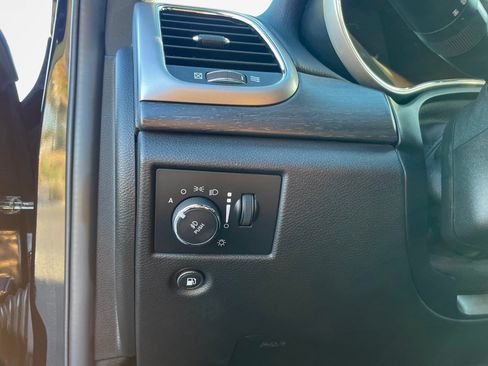 Used 2017 Jeep Grand Cherokee Altitude image 29