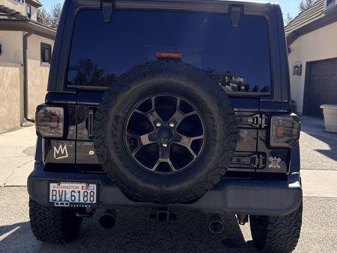 Used 2018 Jeep Wrangler Unlimited Sport image 14