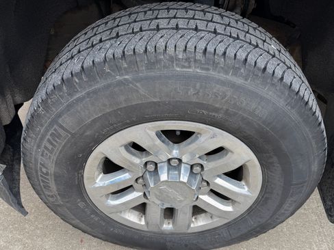 Used 2019 Chevrolet Silverado 3500 LTZ image 6