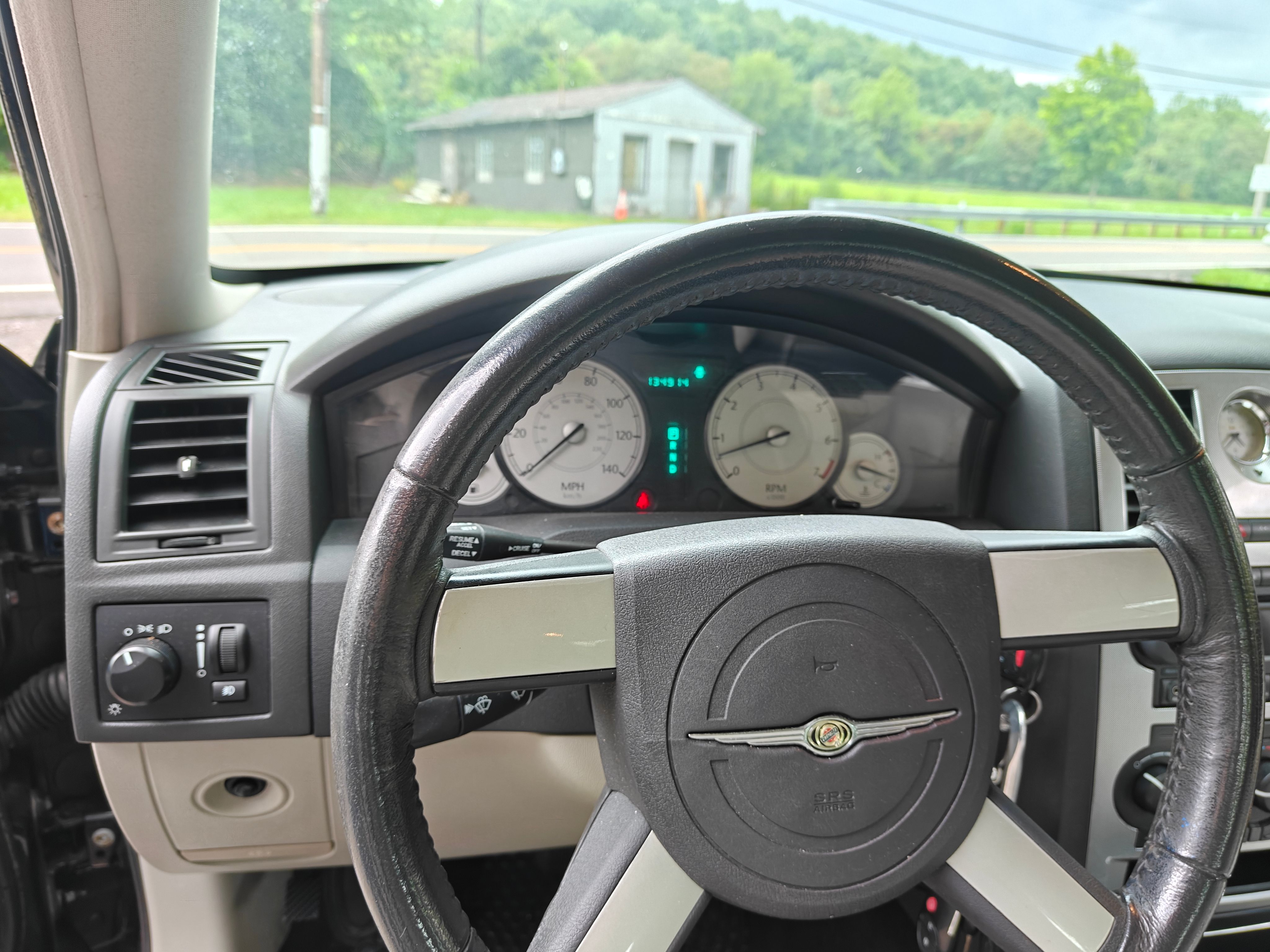 Used 2006 Chrysler 300 Touring w/ Comfort/Convenience Group RWD image 8