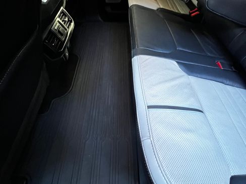 Used 2023 Ford F150 Lightning Platinum image 23