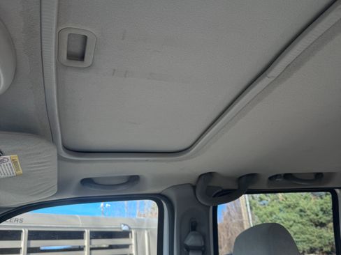 Used 2003 Ford F250 XL image 9