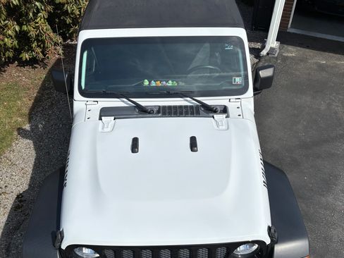 Used 2021 Jeep Wrangler Sport image 6