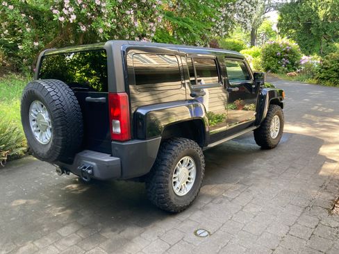 Used 2009 HUMMER H3 Luxury AWD/4WD image 9