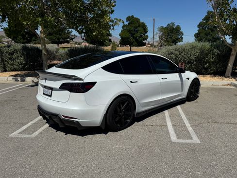 Used 2022 Tesla Model 3 Performance AWD/4WD image 10