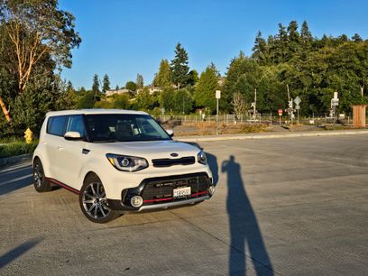 Used 2018 Kia Soul ! w/ Tech Package