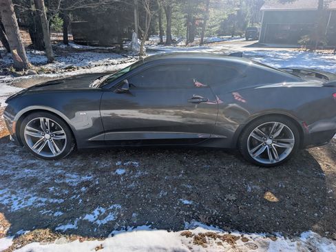 Used 2016 Chevrolet Camaro SS image 2