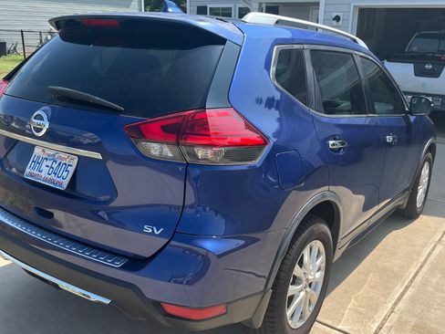 Used 2017 Nissan Rogue SV FWD image 14