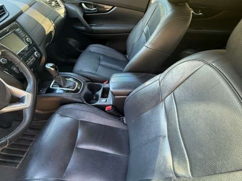 Used 2020 Nissan Rogue SL w/ Premium Package FWD image 2