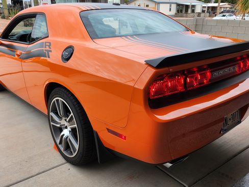 Used 2014 Dodge Challenger R/T image 8