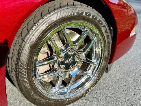 Used 2003 Chevrolet Corvette Convertible w/ Preferred Equipment Group1 image 10