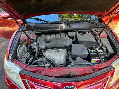 Used 2010 Toyota Camry LE image 8