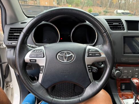 Used 2012 Toyota Highlander Limited image 5