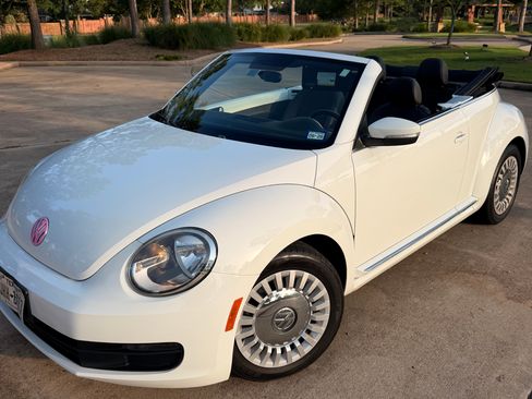 Used 2015 Volkswagen Beetle 1.8T FWD image 28