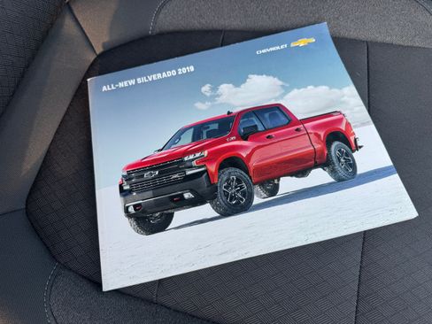 Used 2019 Chevrolet Silverado 1500 LT w/ All-Star Edition AWD/4WD image 30