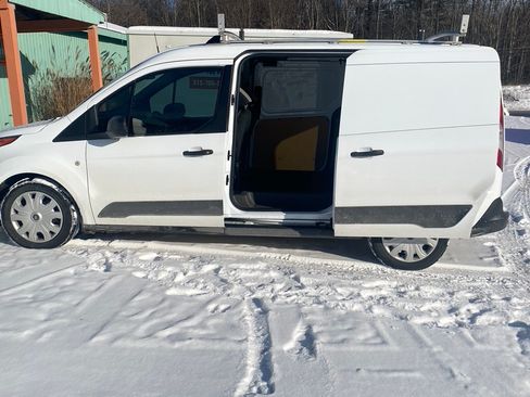 Used 2019 Ford Transit Connect XLT image 2