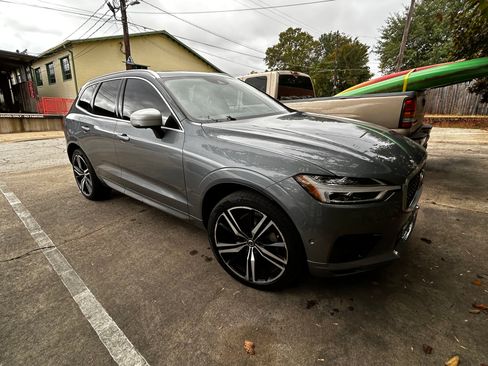 Used 2019 Volvo XC60 T8 R-Design w/ Advanced Package image 2