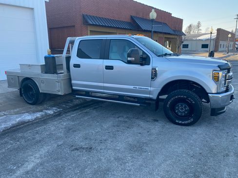 Used 2019 Ford F350 XL w/ STX Appearance Package image 4