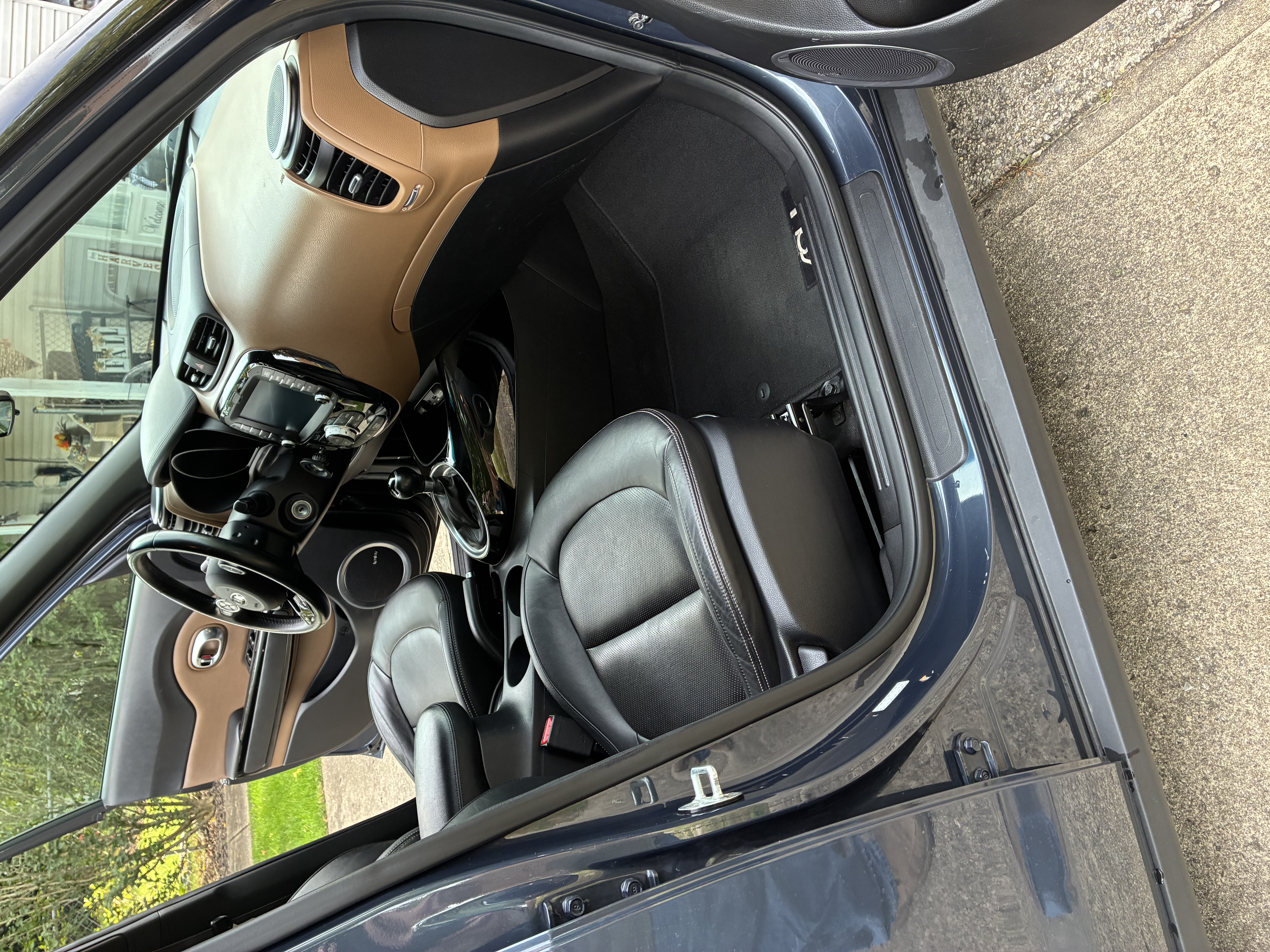 Used 2016 Kia Soul + w/ Audio Package FWD image 16