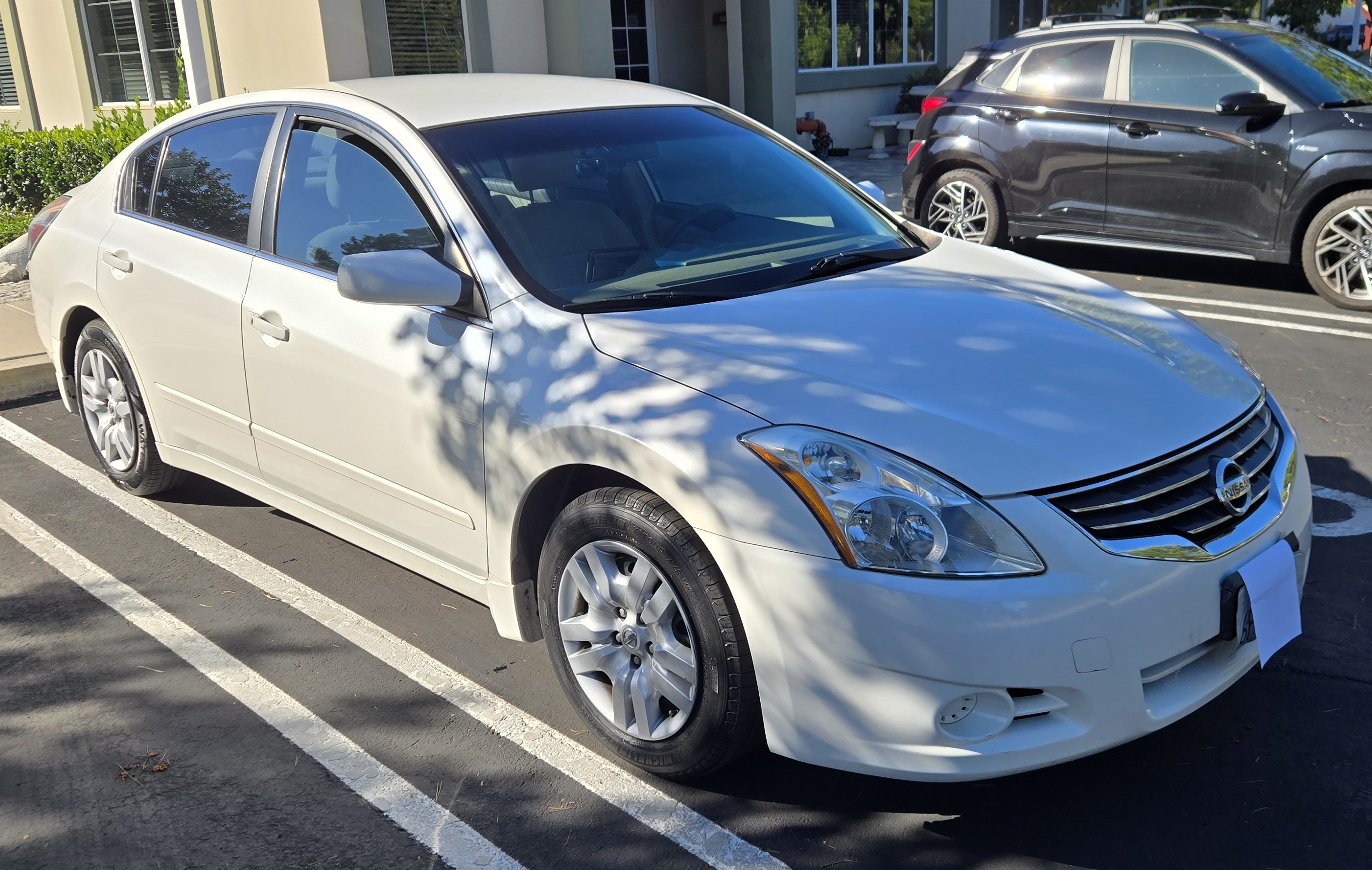 Used 2010 Nissan Altima 2.5 S FWD image 6