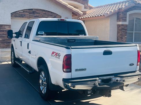 Used 2006 Ford F250 XL AWD/4WD image 9