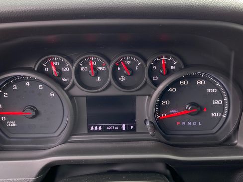 Used 2024 Chevrolet Silverado 2500 Custom w/ Custom Value Package image 12