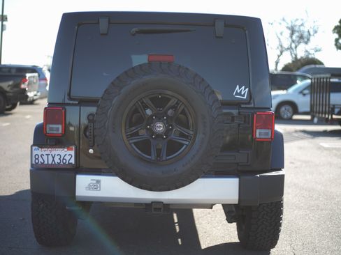 Used 2015 Jeep Wrangler Unlimited Sahara w/ Max Tow Package image 12