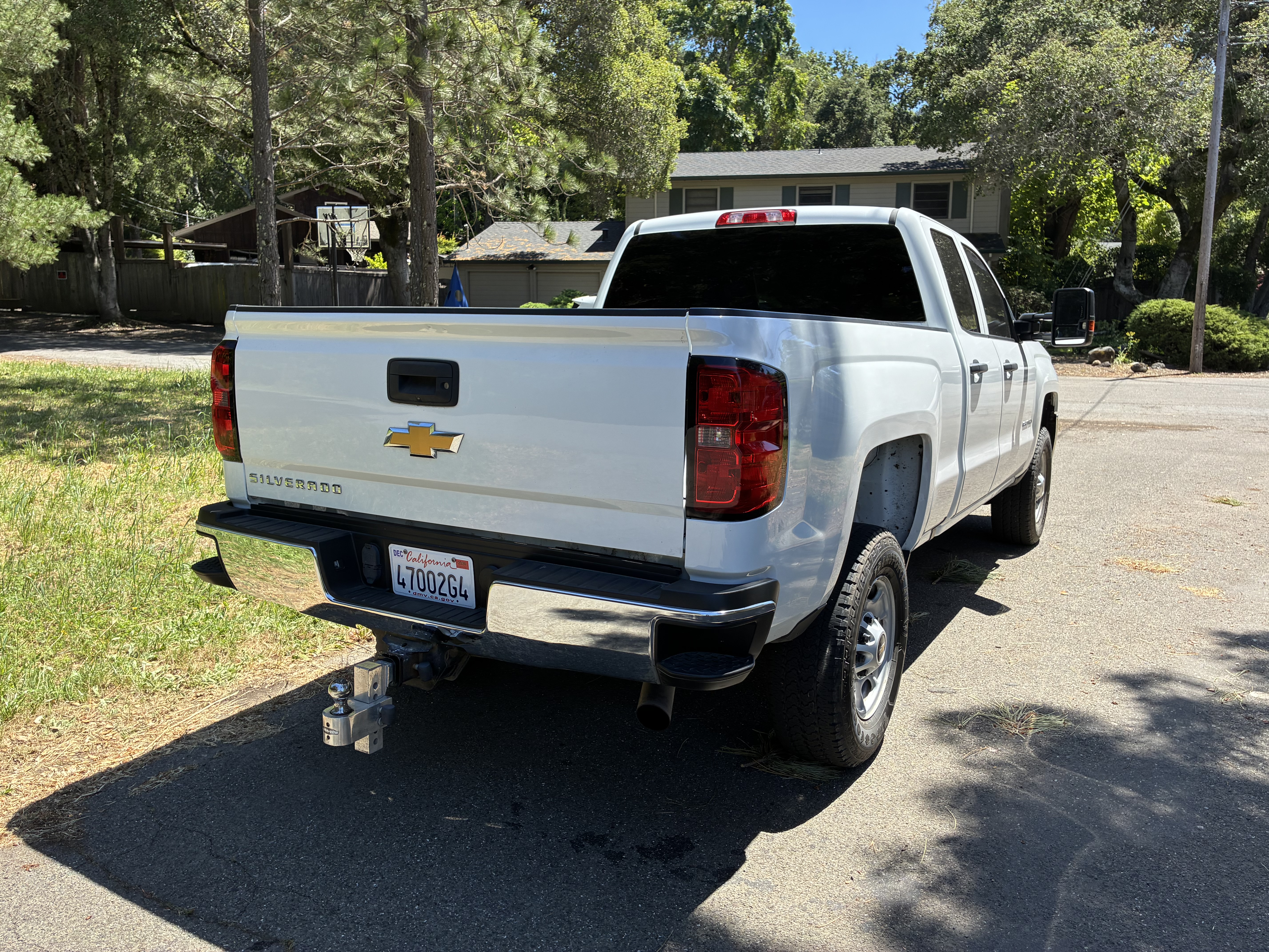 Used 2019 Chevrolet Silverado 2500 W/T AWD/4WD image 2