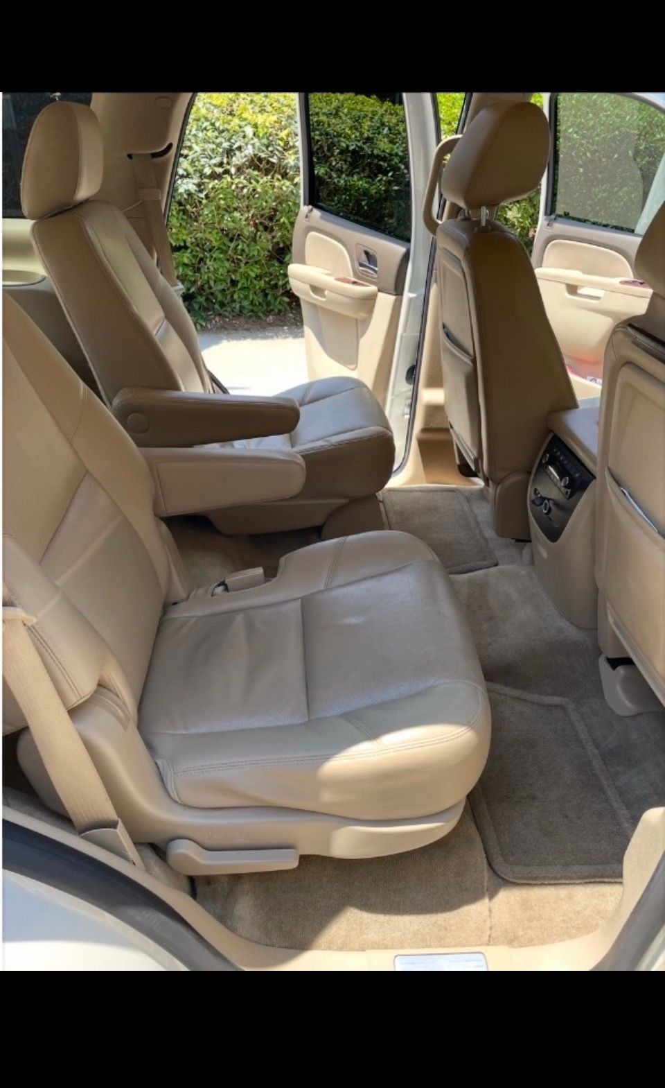 Used 2014 Chevrolet Tahoe LTZ RWD image 14