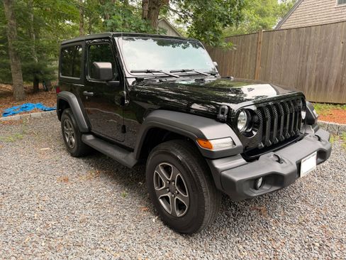 Used 2023 Jeep Wrangler Sport AWD/4WD image 4